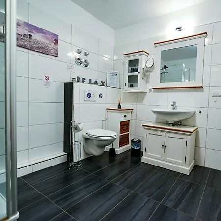 Haus Frauenpreiss F490 *